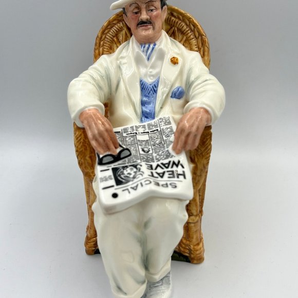 Royal Doulton figurine "taking things easy" White HN2680 - Picture 6 of 7
